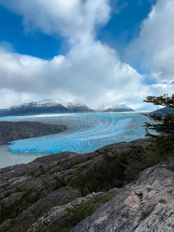 Circuito-W-en-Torres-del-Paine-Patagonia-Chile-glaciar-grey