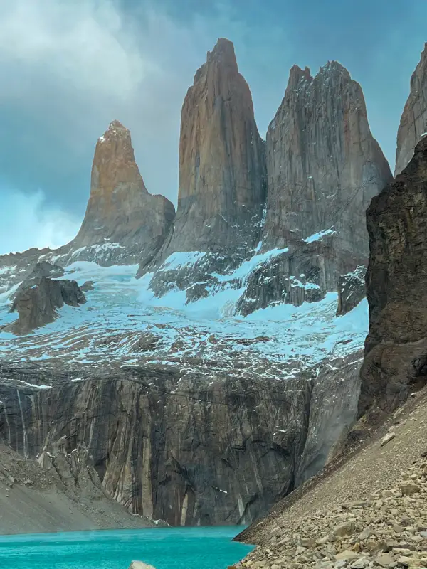 Circuito-W-en-Torres-del-Paine-Patagonia-Chile-mirador-base-torres
