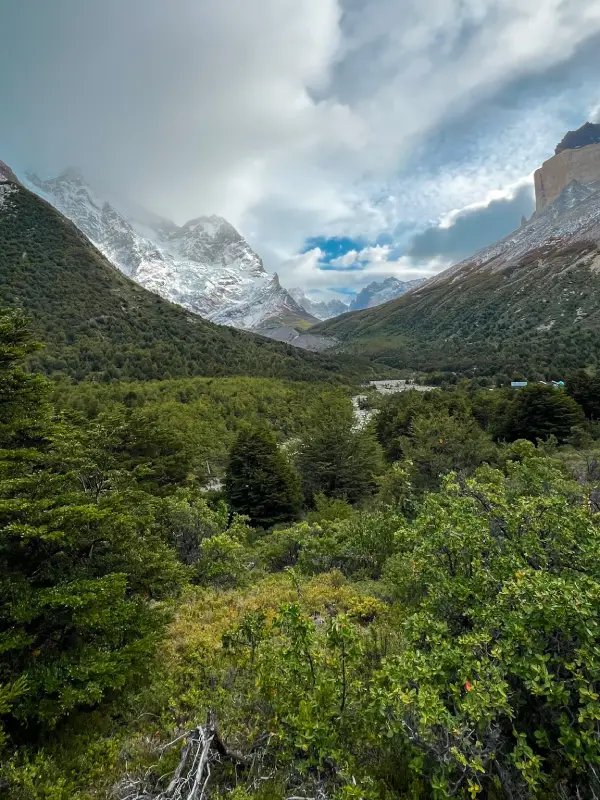 Circuito-W-en-Torres-del-Paine-Patagonia-Chile-valle-mirador-frances-britanico