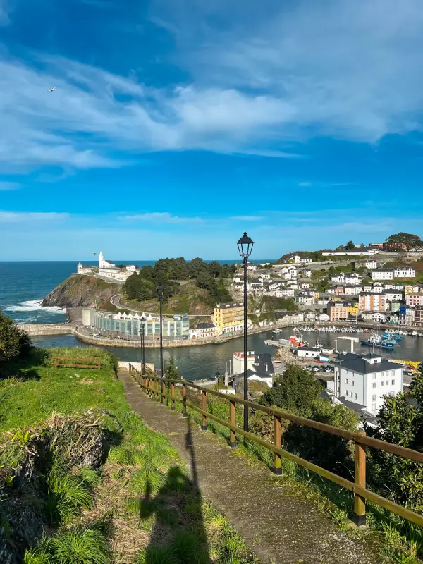 Imprescindibles-occidente-de-asturias-Luarca-mirador-barrio-pescaderia