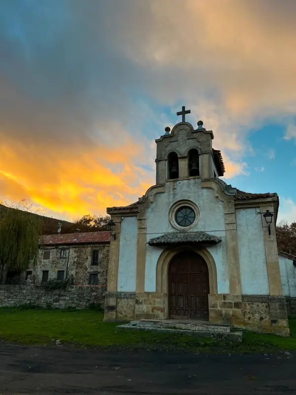 turismo-rural-en-palencia-barruelo-iglesia-barrio-minero