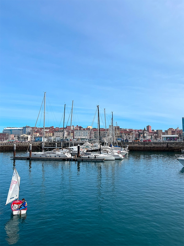 que-ver-y-hacer-en-gijon-guia-completa-puerto-deportivo que-ver-y-hacer-en-gijon-guia-completa-puerto-deportivo