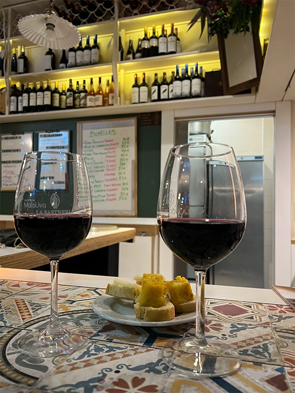 que-ver-y-hacer-en-gijon-guia-completa-vinos-barrio-del-carmen que-ver-y-hacer-en-gijon-guia-completa-vinos-barrio-del-carmen