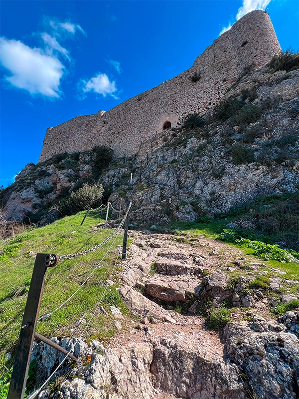 pueblos-mas-bonitos-del-norte-de-burgos-poza-de-la-sal-castillo-rojas Ruta por los pueblos más bonitos del norte de Burgos en coche 3