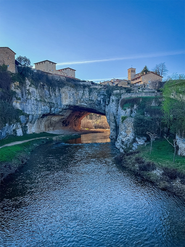 pueblos-mas-bonitos-del-norte-de-burgos-puentedey-rio-nela Ruta por los pueblos más bonitos del norte de Burgos en coche 10