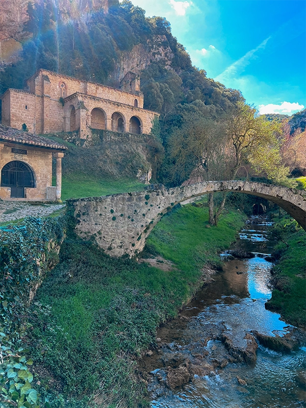 pueblos-mas-bonitos-del-norte-de-burgos-tobera-ermita-santa-maria-hoz Ruta por los pueblos más bonitos del norte de Burgos en coche 5