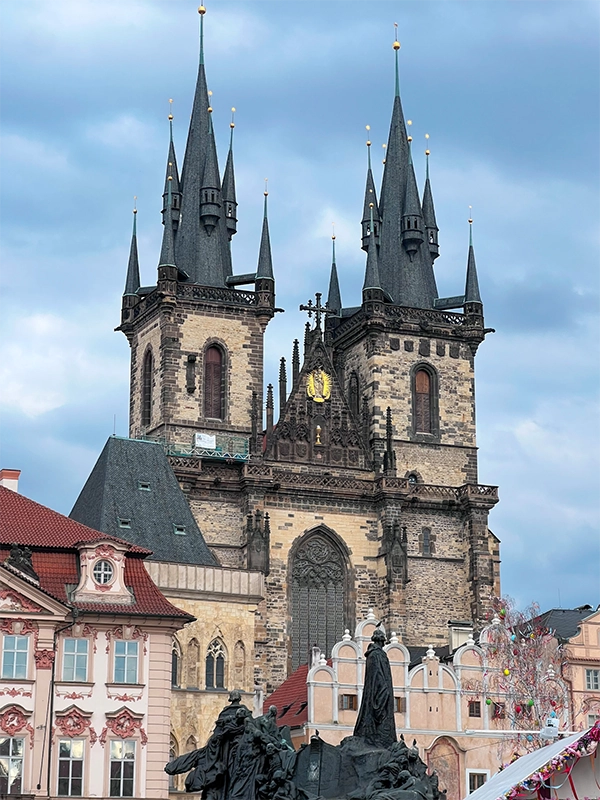 Republica-checa-plaza-vieja-iglesia-nuestra-senora-de-Tyn