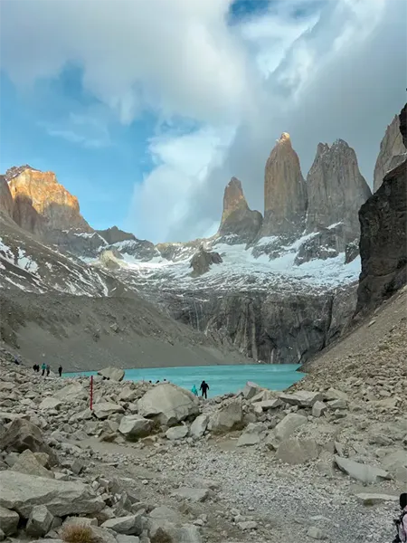 Circuito-W-en-Torres-del-Paine-Patagonia-Chile-mirador-base-torres-3